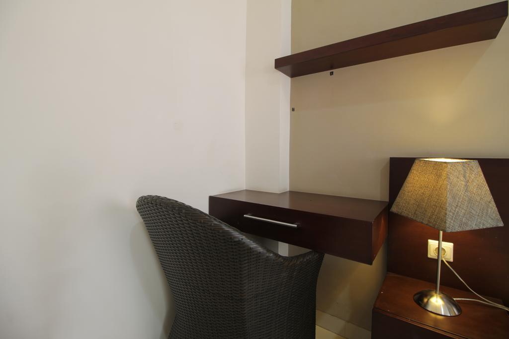 Reddoorz Plus Near Ambassador Mall Джакарта Экстерьер фото