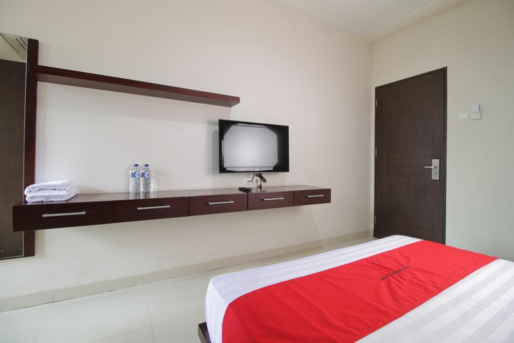 Reddoorz Plus Near Ambassador Mall Джакарта Экстерьер фото