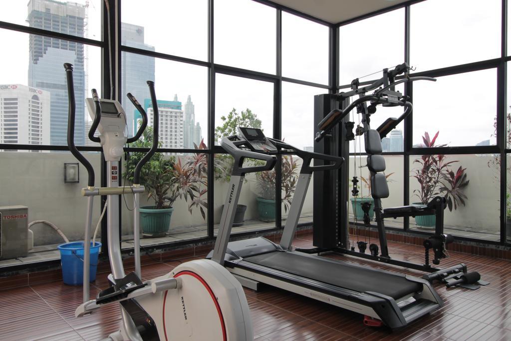 Reddoorz Plus Near Ambassador Mall Джакарта Экстерьер фото